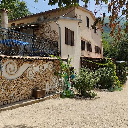 B&B Le Grette Gioia Dei Marsi Luaran gambar